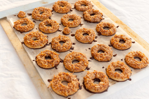 cookie tray Tropical Pacific Cookies (aka homemade Girl Scout Samoas or caramel delights) Life Currents #copycat #homemade #cookies #girlscouts
