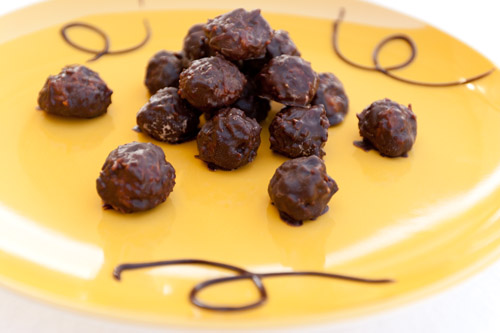 bon-bons Tropical Pacific Cookies (aka homemade Girl Scout Samoas or caramel delights) Life Currents #copycat #homemade #cookies #girlscouts