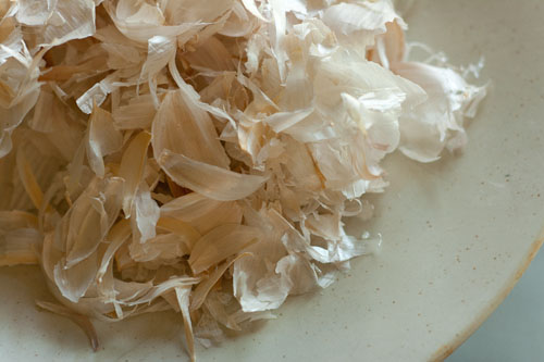 As I strolled the aisles of my international food store the other day, I saw jars of marinated garlic. Inspiration struck! Here are the two versions I came up with... Herb & Spice Marinated Garlic and Japanese-style Soy-Miso Marinated Garlic. #garlic #herb #marinated https://lifecurrentsblog.com