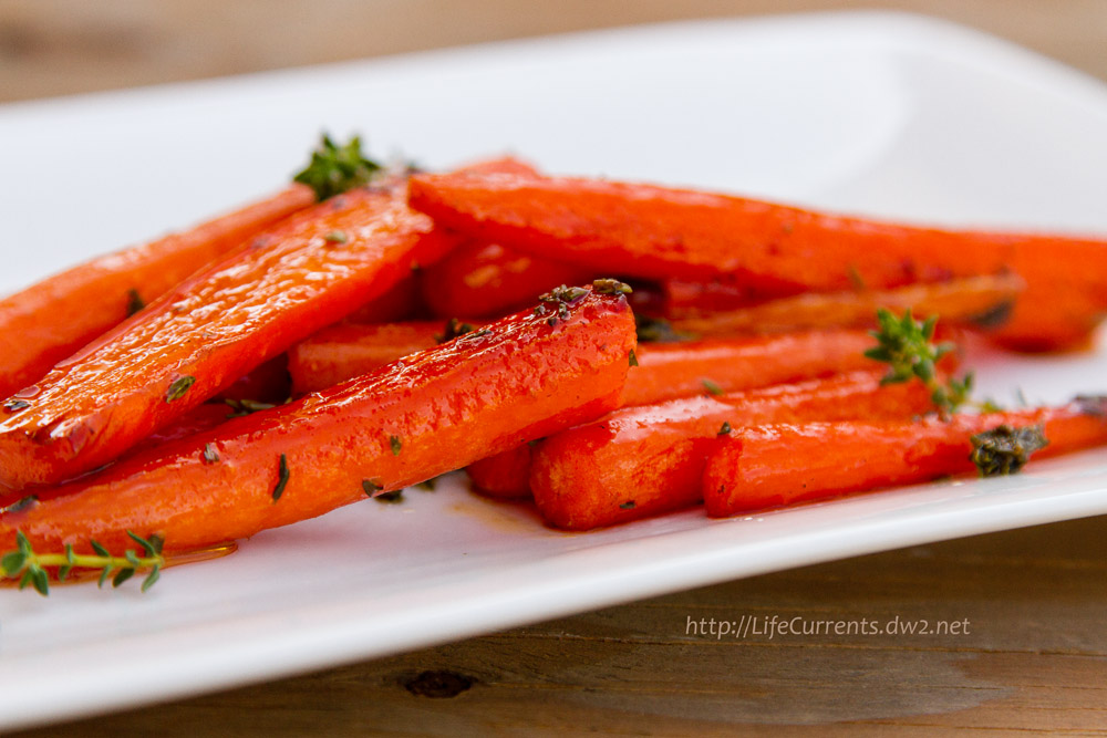 Maple-Thyme Glazed Carrots Life Currents https://lifecurrentsblog.com