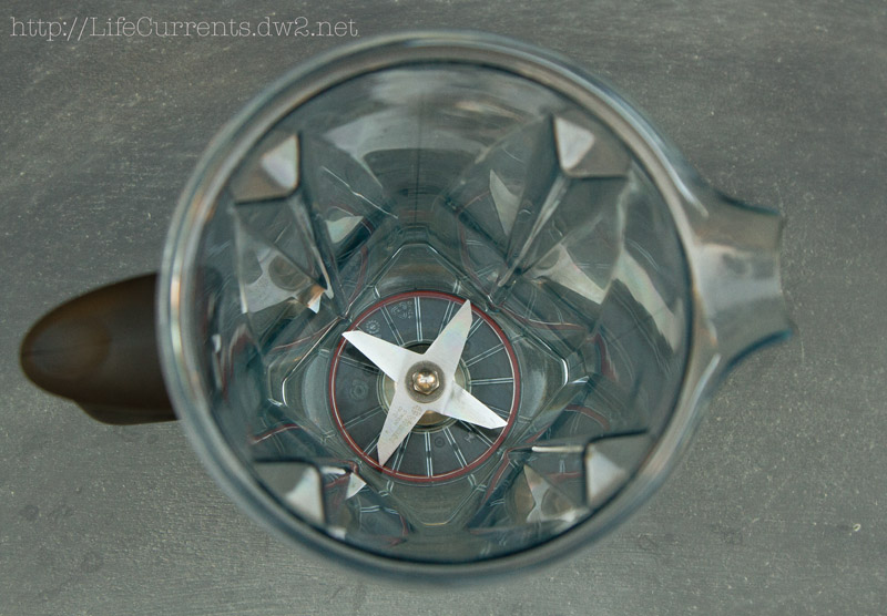 Blender vs. Food Processor. What's the difference? And, what's the best use for each? Find out! https://lifecurrentsblog.com