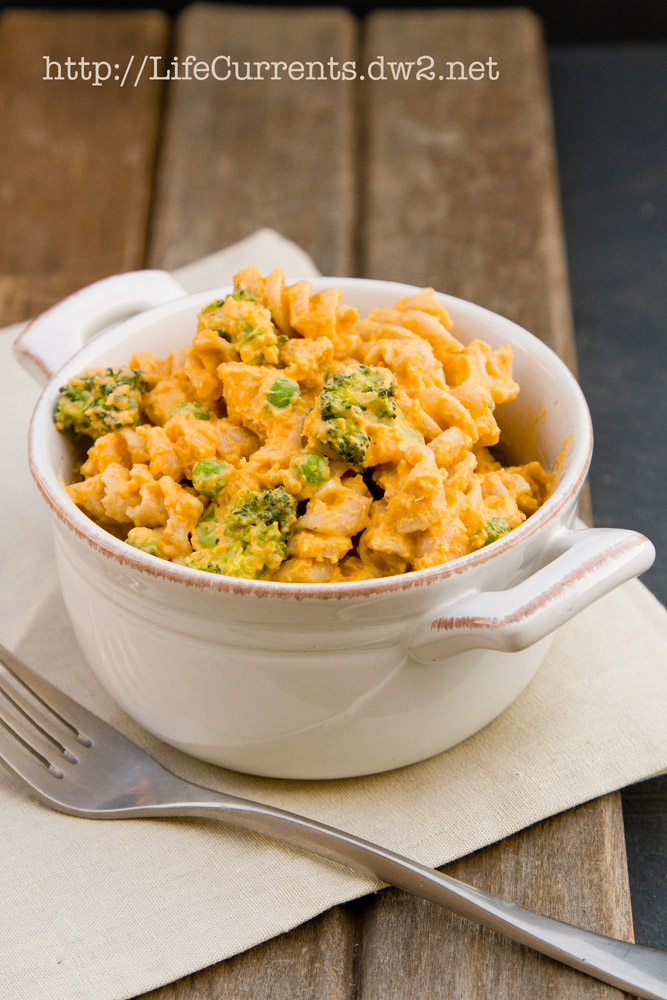 Butternut Squash "Mac" & Cheese | Life Currents I love mac & cheese. But, I don't eat it very often because of all the calories & saturated fats. But, this one's awesome! With all that butternut squash, you can cut back on the cheese without losing flavor or creaminess. All the pleasures of mac & cheese with no guilt! pasta dinner lightened 