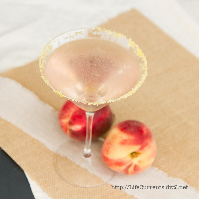 Coconut Peach Frost Cocktail | Life Currents #beverage #drink #cocktail 