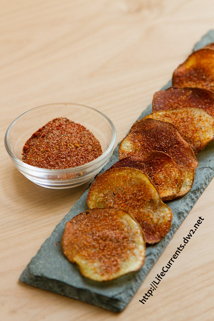 BBQ Potato Chips with spice mix by Life Currents Potato Chips with spice mix on a tray