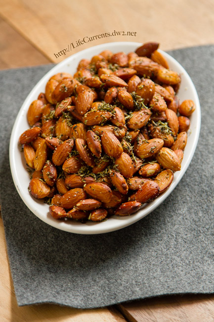 Crockpot Herbed Almonds are a great appetizer that are super easy to make becasue you getto use the slow cooker! by Life Currents https://lifecurrentsblog.com