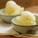 This Sauvignon Blanc Sorbet is just the thing to cool you down. It's light and refreshing. It's filled with flavor but won't weigh you down. by Life Currents http://lifecurrentsblog.com