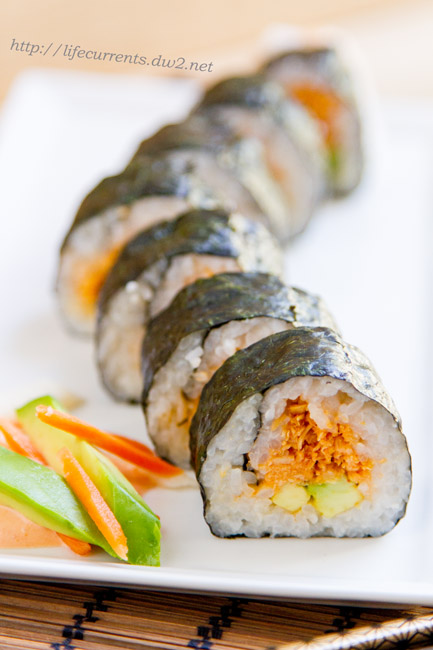 Island Trollers Spicy Tuna Roll - make your own sushi at home for Tailgating Snacks Month and see how awesome this appetizer is! https://lifecurrentsblog.com
