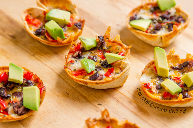 Mini Taco Cups are an easy and delicious snack for any football party or great for an after school snack! Mini Taco Cups are an easy and delicious snack for any football party or great for an after school snack!