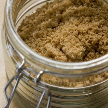 How to Soften Brown Sugar that's turned rock hard. This super easy method will have your brown sugar soft again in no time!