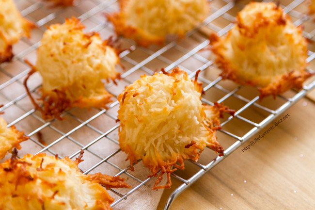 Chocolate Dipped Coconut Macaroons - These are definitely one of my favorite cookies - crunchy toasted exterior with a chewy soft inside Chocolate Dipped Coconut Macaroons - These are definitely one of my favorite cookies - crunchy toasted exterior with a chewy soft inside