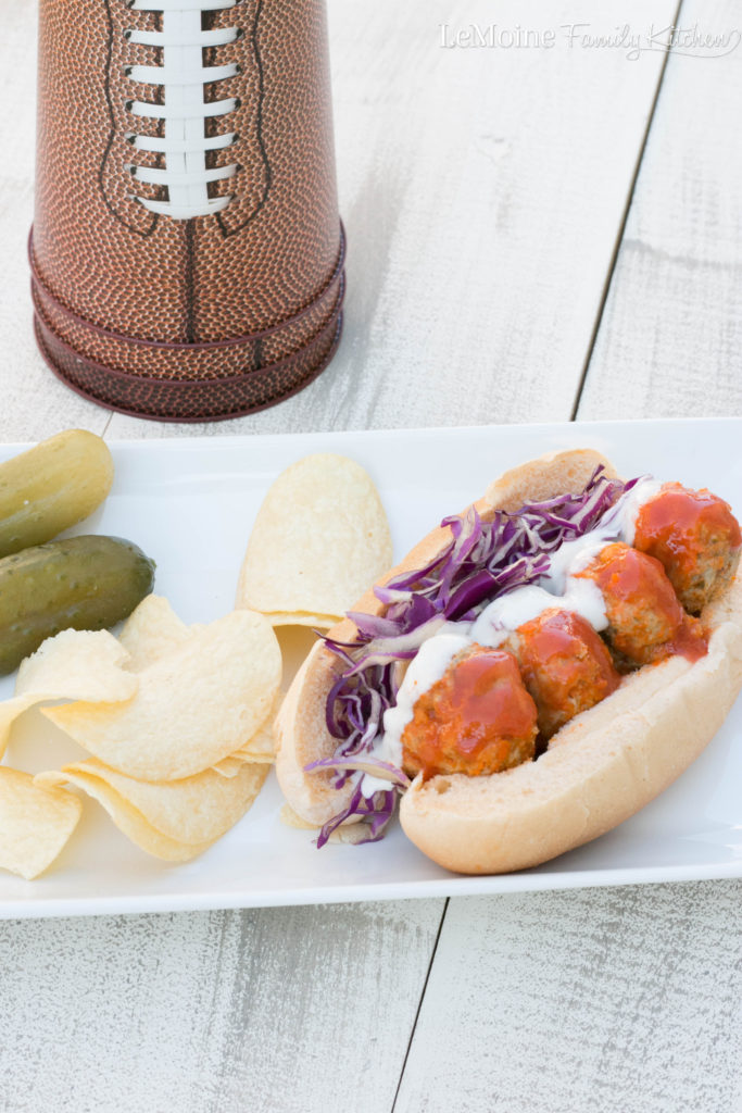 October is Tailgating Snacks Month 2016 - the third annual tailgating snacks month! And this month I had some friends join in! Here's a round-up of all the tailgating goodness that was shared this month - all in one place! 