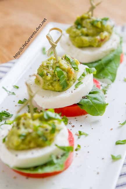 Guacamole Caprese Appetizer Bites 