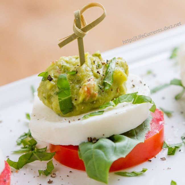 Guacamole Caprese Appetizer Bites 