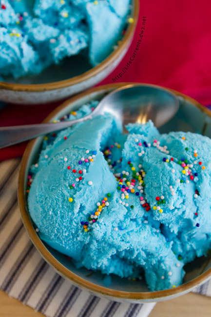 Blue Ice Cream {no-cook} a perfect no-cook vanilla ice cream that the kids will love to help you make, and love to help you eat