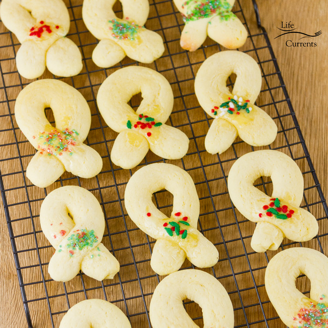 Cookies Recipe cooling on a cookie rack.