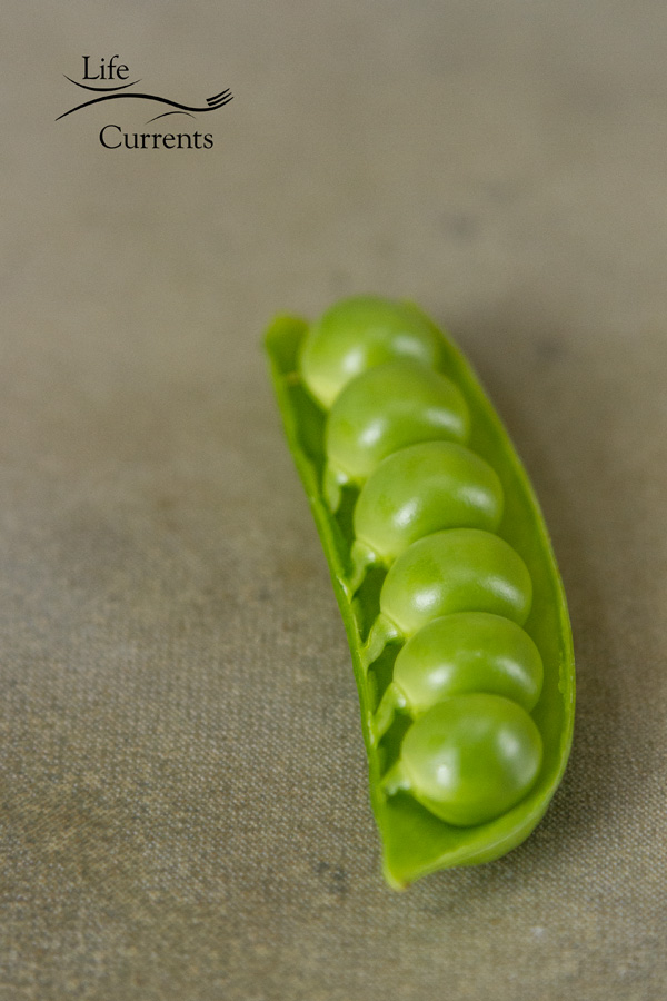 Simple Veggie Side Dishes that are perfect for the holidays - Fresh sugar snap peas