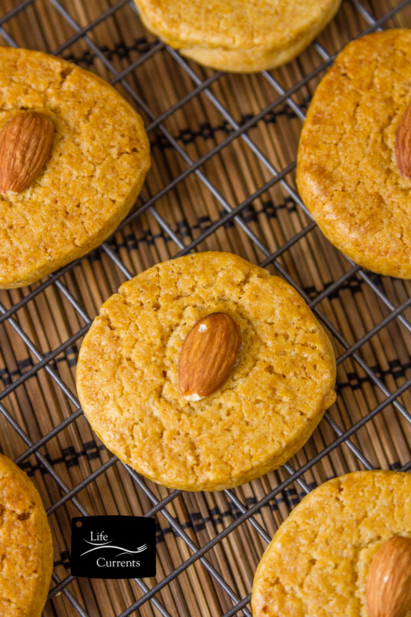 Chinese Almond Cookies Recipe - a lightly sweet delicious cookie for Chinese new year 
