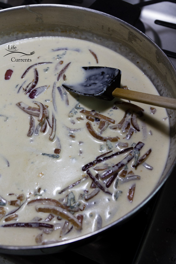 Blue Cheese Spinach Walnut Sauce - add the blue cheese and cream