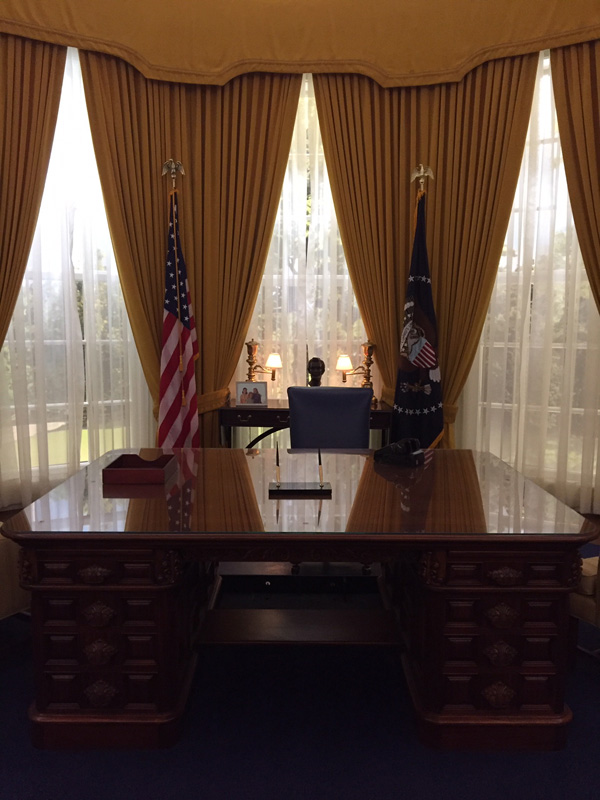 Visit the Richard Nixon Library and Museum - the Oval Office