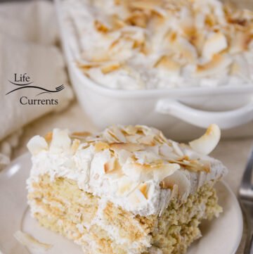 Toasted Coconut Ice Box Cake -- A easy to make, no-bake ice box cake that&rsquo;s filled to the brim with delicious coconut &ndash; from coconut milk, shredded coconut, coconut cookies, and coconut chips. If you&rsquo;re a coconut fan, this is for you!