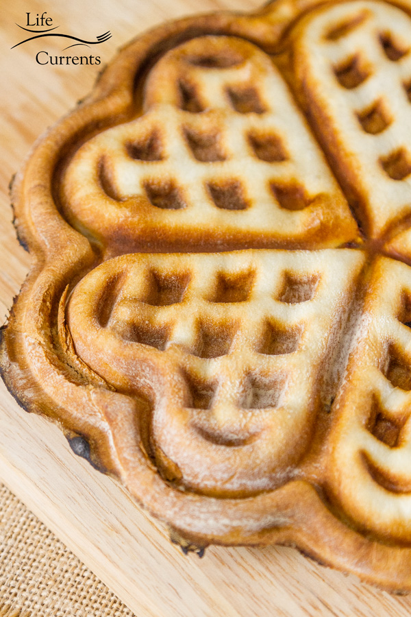 Waffle Iron Stuffed Pizza so much fun for brunch or any meal or makes a great tailgating snack Waffle Iron Stuffed Pizza so much fun for brunch or any meal or makes a great tailgating snack