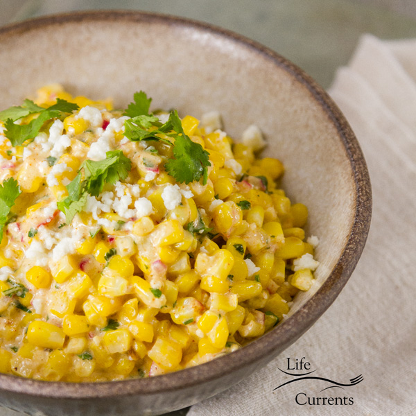 Mexican Street Corn Salad (esquites) -- Esquites are the off-the-cob version of elotes (or corn on the cob made Mexican style and usually served on a stick). Mexican Street Corn Salad (esquites) -- Esquites are the off-the-cob version of elotes (or corn on the cob made Mexican style and usually served on a stick).