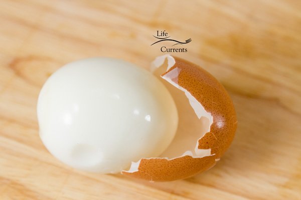 a hard boiled egg from the Instant Pot with the shell easily removed