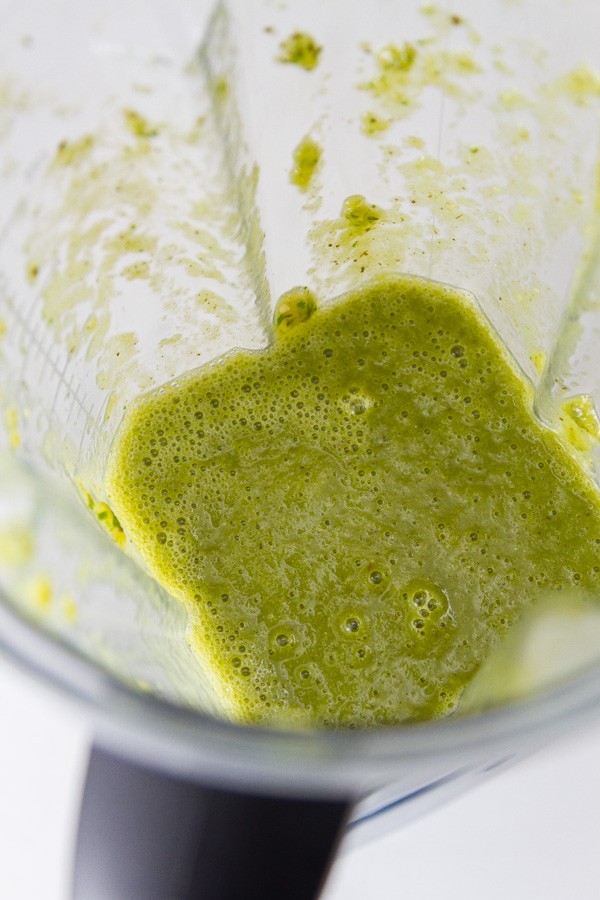 salsa verde in a blender